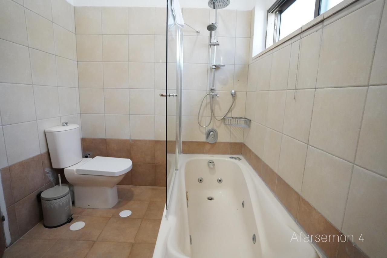 Yalarent Afarsemon Apartments With Pool - For Families & Couples Ейлат Екстериор снимка