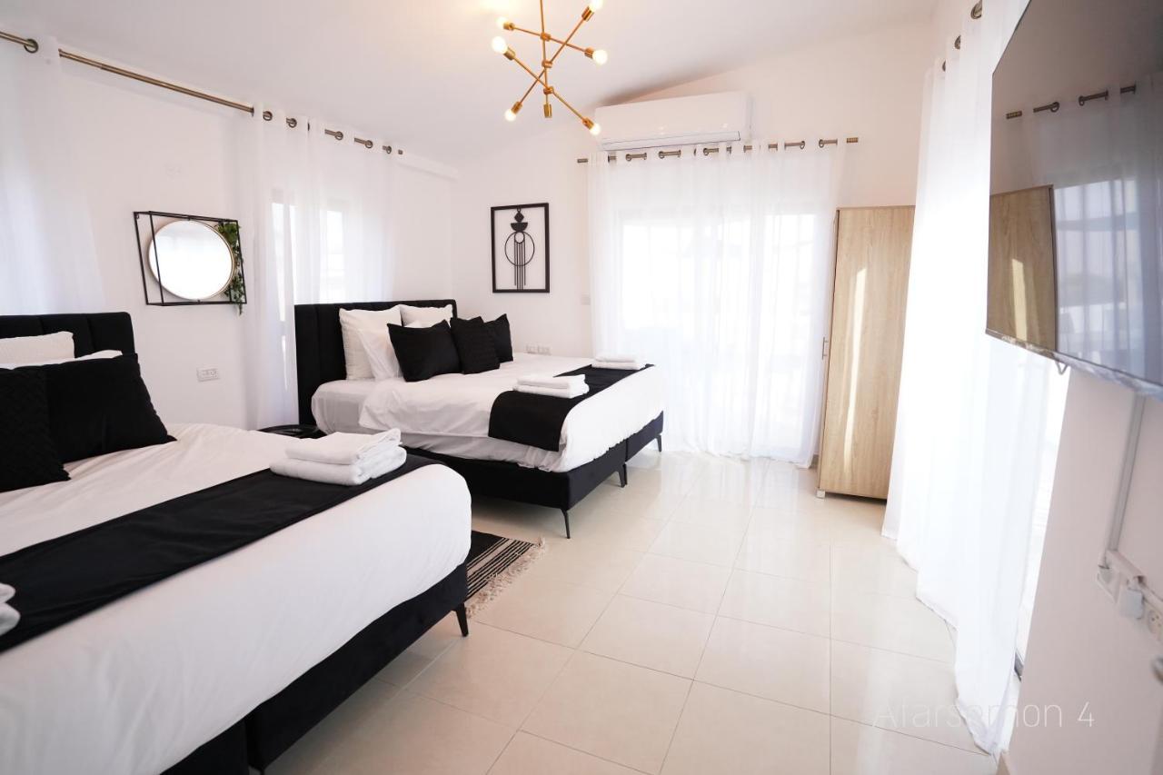 Yalarent Afarsemon Apartments With Pool - For Families & Couples Ейлат Екстериор снимка