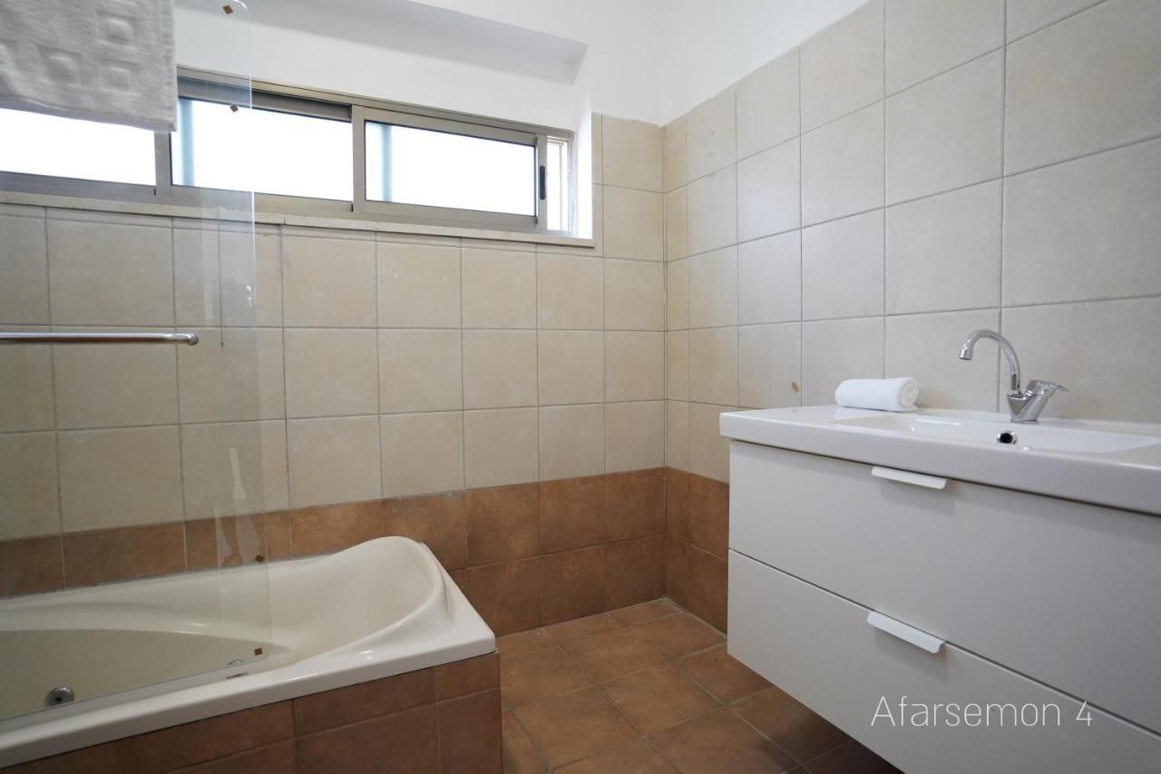 Yalarent Afarsemon Apartments With Pool - For Families & Couples Ейлат Екстериор снимка