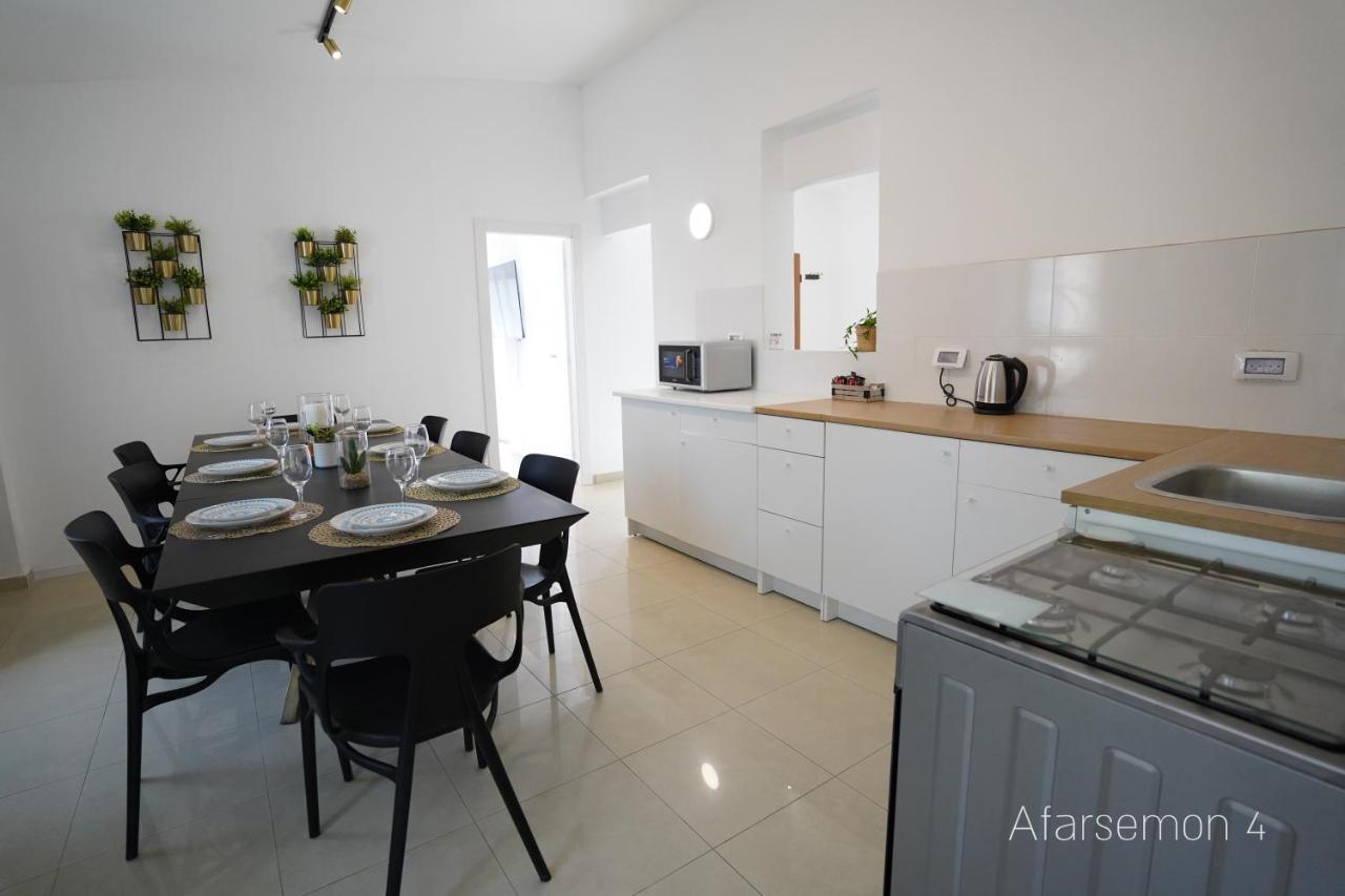Yalarent Afarsemon Apartments With Pool - For Families & Couples Ейлат Екстериор снимка